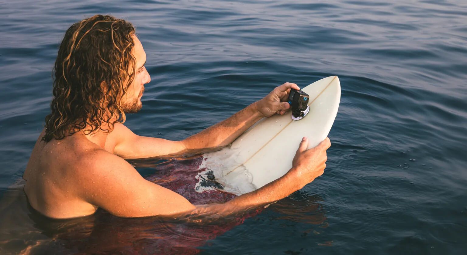 gia-gan-gopro-vao-van-luot-song-surfboard-camera-mounts