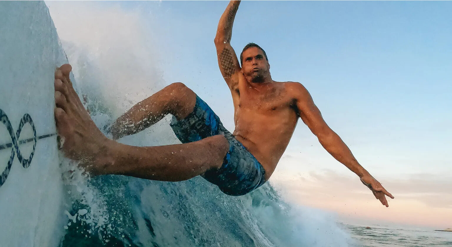 gia-gan-gopro-vao-van-luot-song-surfboard-camera-mounts-2