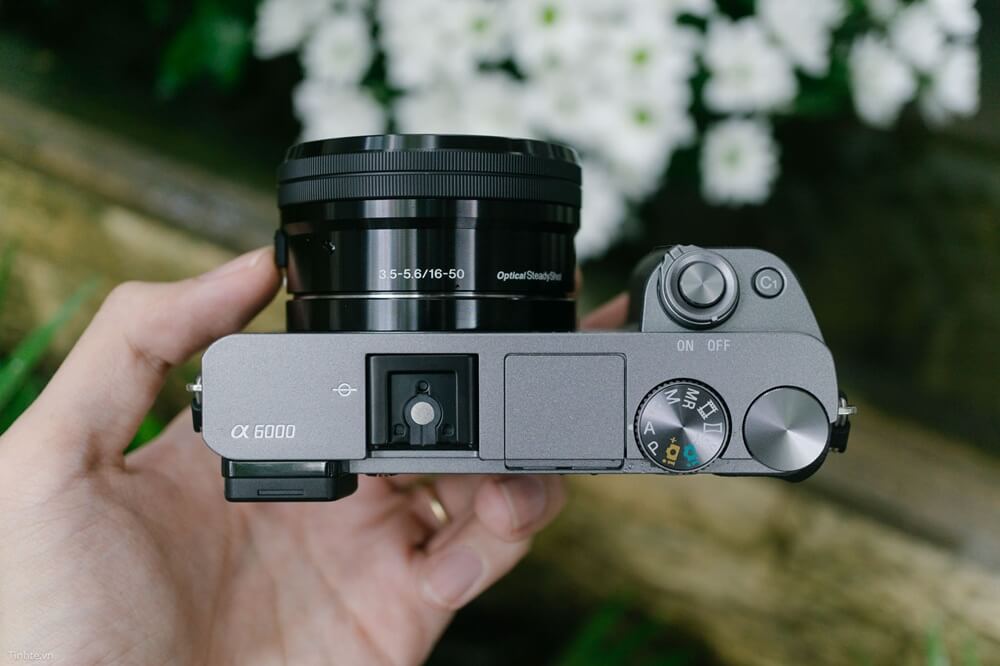 a6000-gia-re