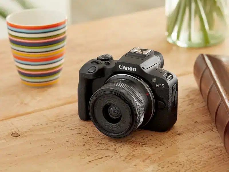 Máy Canon Quay Phim Đẹp R100